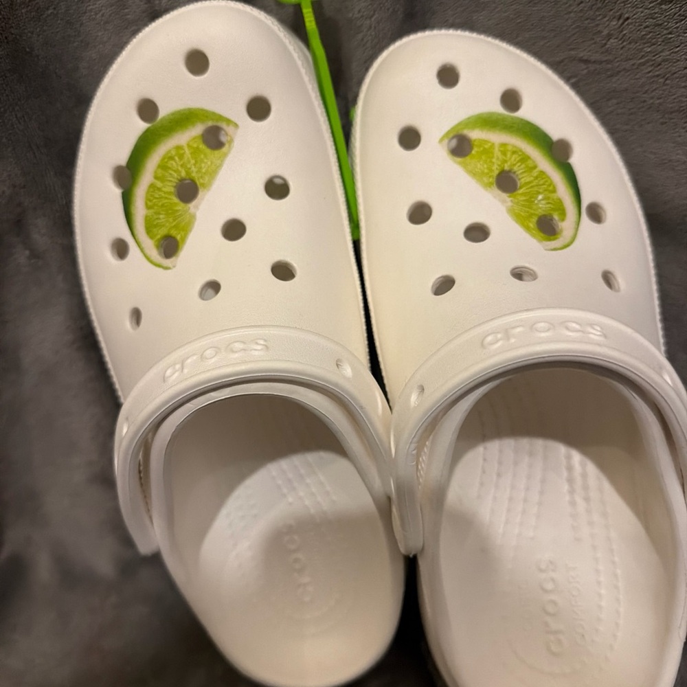 CROCS white sandals with green lime print - Picture 7 of 7